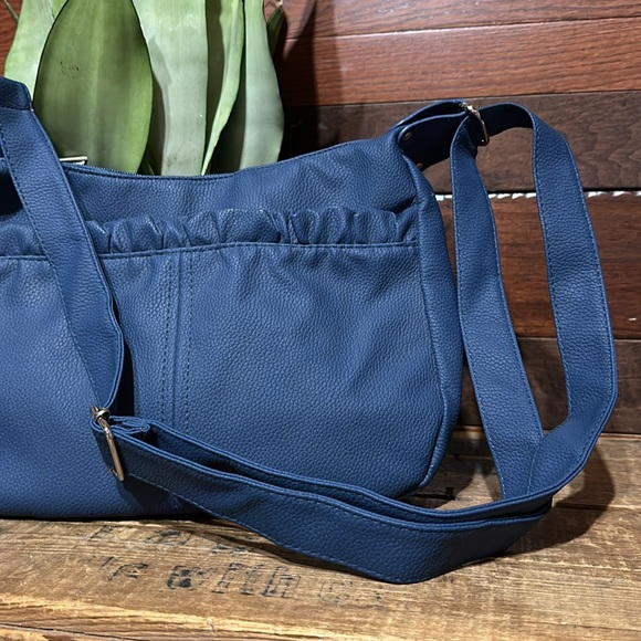 NWOT No Brand Tag Medium Navy Blue Shoulder Bag with Adjustable Strap - Picture 3 of 9